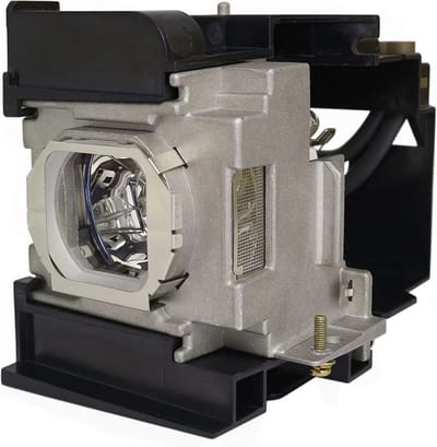 Beamerlamp geschikt voor de PANASONIC PT-AT6000 beamer, lamp code ET-LAA410. Bevat originele NSHA lamp, prestaties gelijk aan origineel.