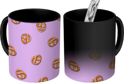 Magische Mok - Foto op Warmte Mokken - Koffiemok - Pretzels - Eten - Paars - Magic Mok - Beker - 350 ML - Theemok