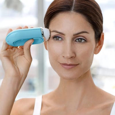 Iluminage Youth Activator, facelift/huidverjonging sapparaat inclusief contouren serum.