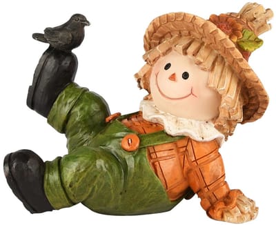 Vogelverschrikker liggend met vogeltje resina 9 cm hoog - tuinbeeld - hoogkwalitatieve kunststof - decoratiefiguur - interieur - accessoire - voor binnen en buiten - herfstcollectie - geschenk - cadeau - gift - verjaardag