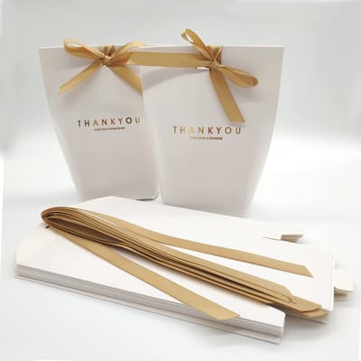 Dailygoods- Papieren Zakken 12 Stuks - Gunstzakken - Cadeautasjes - Kraftpapier - Geschenkverpakking - Sterk en Duurzaam - Cadeauzakjes