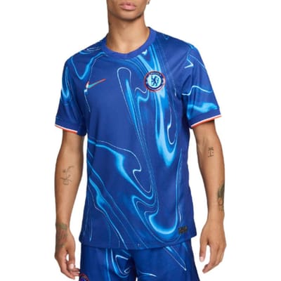 Nike Chelsea F.C.. 2024/25 Stadium Thuisshirt met grafische print, logo, ronde hals, korte mouwen, voetbalshirt voor heren, tops, Impact-Blauw, Team-Oranje, Wit FN8779-496 M blue
