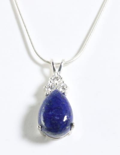 Zilveren hanger met lapis lazuli en witte topaas aan ketting