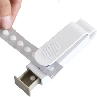 Draagbare Medicijnorganizer voor Tabletten, Pillenverwijderaar en Verpakkingsopener, 4 Compartimenten voor Thuis, Reizen en Zakelijk Gebruik