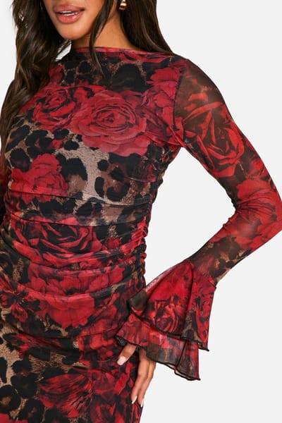 boohoo Dames Slash Neck Mixed Leopard Print Flare Sleeve Mini Dress | Maat: 10