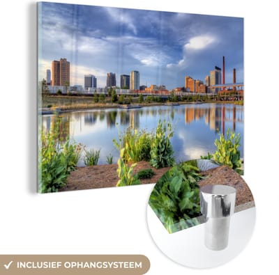 ® Glasschilderij 180x120 cm - Schilderij acrylglas - Een wolkenformatie boven Birmingham in het Verenigd Koninkrijk - Foto op glas - Muurdecoratie woonkamer - Wanddecoratie slaapkamer - Schilderijen
