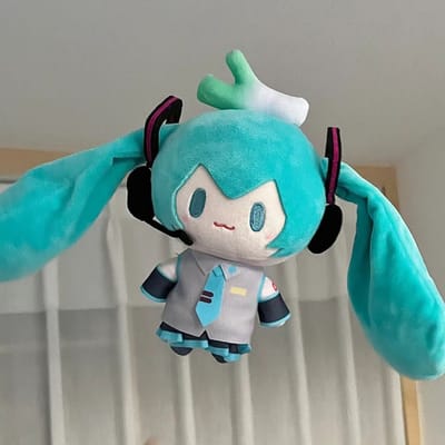 Figurine en Peluche Mignonne Miku Hatsune Version Q Anime Jouet Peluche Périphérique Anime Poupée en Peluche Modèle de Collection Ornement Jouets Cadeaux 15CM