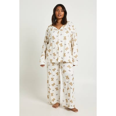 boohoo Dames Plus Beren En Strikjes Print Lange Mouw Shirt & Broek Pyjama Set | Cream | Maat: 16