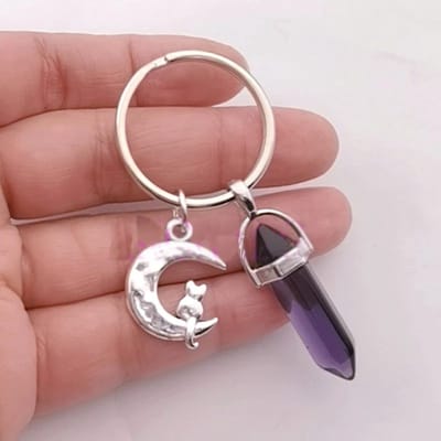GoedeDoelen.Shop | Sleutelhanger Cat Moon - Purple Crystal Hexagon | Katten Sleutelhanger | Poezen Sleutelhanger | Tashanger | Hexagon Hanger | Cat Moon | Cadeau