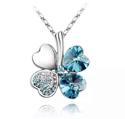Akyol - licht blauwe ketting – collier – ketting met hanger – valentijn cadeau voor haar - klavertje 4 ketting - cadeau voor vriendin - kerst cadeau ketting – kettinkjes – 1 ketting - klavertje vier – klavertje vier ketting – hanger –