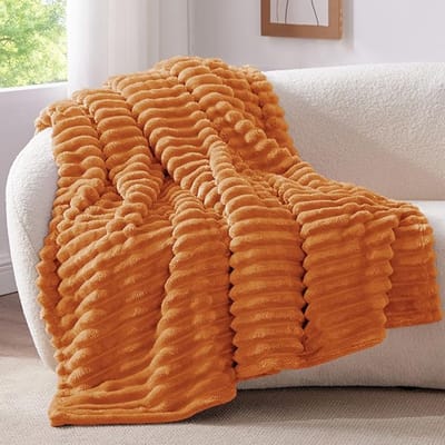 STAR&STER Knuffelige, Plaid zachte deken klein - zachte flanellen deken Orange 125 x 150 cm voor de bank, decoratieve strepen koord fleece deken als banksprei voor de woonkamer, sprei voor breed gebruik