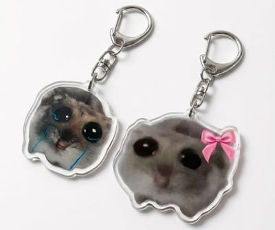 Grijze transparante hamster sleutelhanger set 2 stuks acryl sleutelhanger dames en heren met huilende hamster illustratie, metalen karabijnhaak en decoratief ontwerp voor sleutels, tas of rugzak