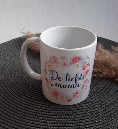 Mint11 - Mok - de liefste mama - Moederdag cadeau - Bloemen - koffiemok - koffiebeker - theemok - theebeker - cadeau voor haar - kado voor haar