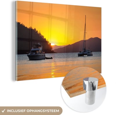 ® Glasschilderij 180x120 cm - Schilderij acrylglas - Boten liggen verankerd voor de kust van Whitsundayeilanden - Foto op glas - Muurdecoratie woonkamer - Wanddecoratie slaapkamer - Schilderijen