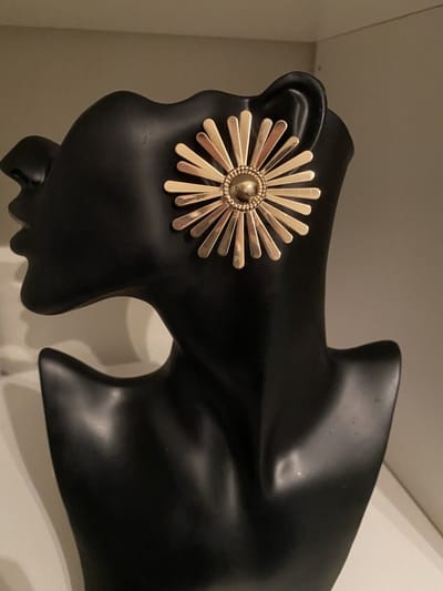 Bloem oorsteker | | Make up | Parfum | Moederdag | Verjaardagscadeau| Cadeautje| Valentijnsdag| Kado | sieraden | vaderdag | oorbellen | oorsieraden