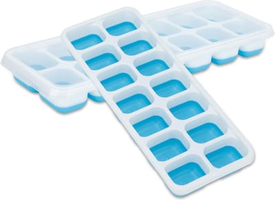 Intirilife ijsblokjesvormpjes in BLAUW - Set van 4 met elk 14 vakjes Siliconen ijsblokjesvormpjes met deksel - Afsluitbare en stapelbare ijsblokjesvormpjes met flexibele bodem