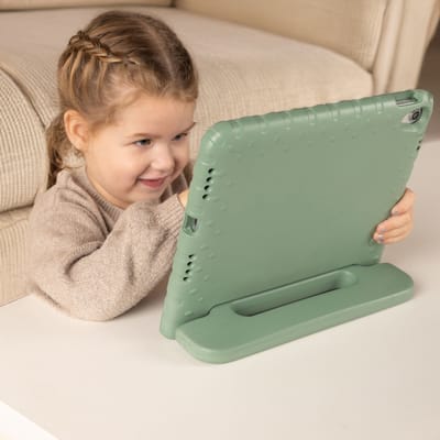 imoshion Tablet Hoes Kinderen - Geschikt voor Apple iPad 11 2025 A16 / iPad 10e generatie (2022) 10.9 inch - Kidsproof Kinder Hoes - Olive Green