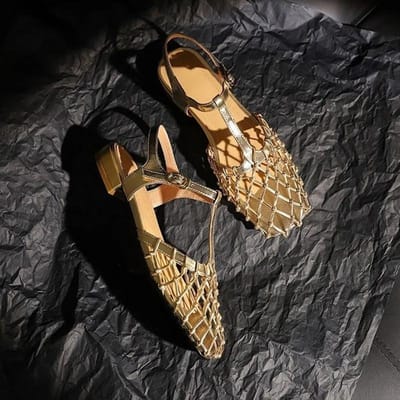 Damesschoenen Nieuwe Zomer Europees en Amerikaans Comfortabel Leer Koeienhuid Hol Vogelnest Lage Hak Grote maat Romeinse Sandalen 36 goud