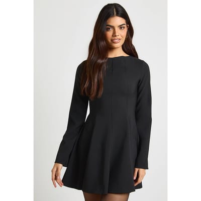 boohoo Dames Naaddetail lange mouwen uitlopende zoom mini-jurk | Zwart | Maat: 42