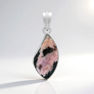 Cavill - Zilveren Hanger - 925 Sterling Zilver Platina Geplateerd - 6,3 ct Sulawesi Rhodoniet Fancy Cabochon - Roze Groen - Bali Barong Motief Elegant