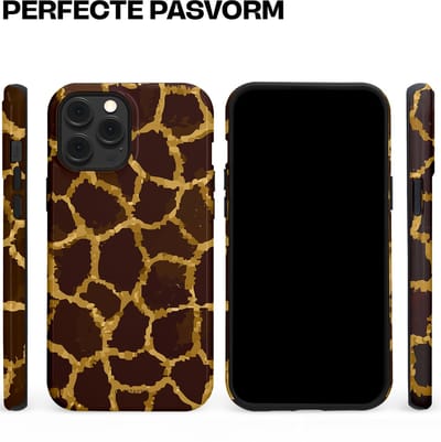 Casetastic hoesje geschikt voor Apple iPhone 12 Pro Max - MagSafe - Dubbellaagse bescherming - Afrikaanse Giraffenprint - Fashion Case - Zwart Bruin Goud Olijfgroen