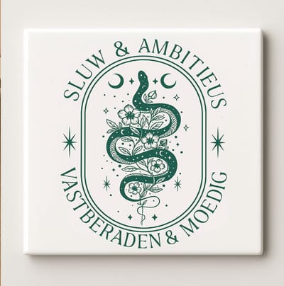 Sluw & Ambitieus – Inspirerende Slang Symboliek Keramische Tegel 15 × 15 cm | Motiverende Woondecoratie Wandtegel