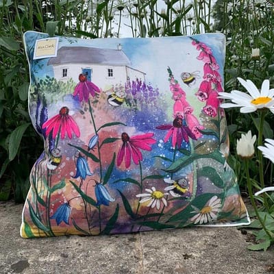 Sierkussen - Bee Garden ~ Bijen - 45 Cm X 45 Cm