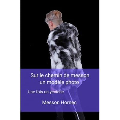 Sur Le Chemin De Messon, Un Modèle Photo - Messon Hornec