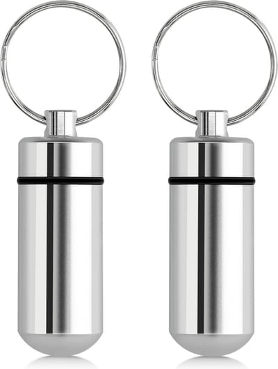 kwmobile 2 pillendoosje sleutelhanger in zilver - Handig medicijndoosje voor onderweg - Pillendoosje alluminium met schroefdop