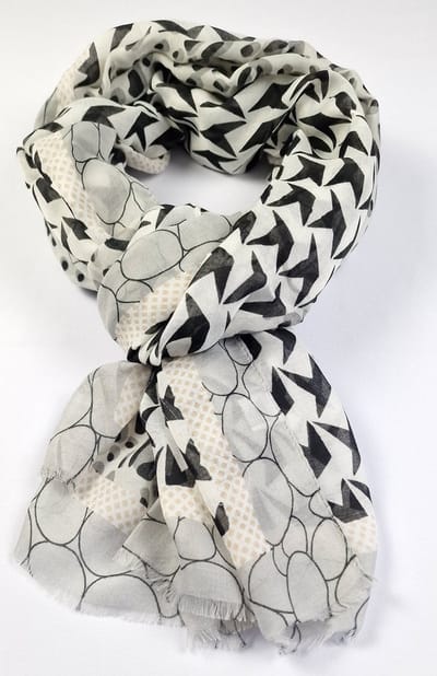 Zomersjaal met print en mooie zachte stof 50% katoen met 50 % viscose / 6 kleuren