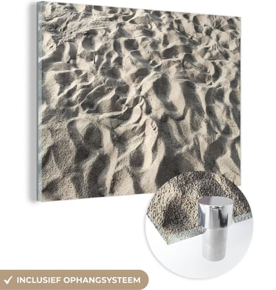 MuchoWow® Glasschilderij 160x120 cm - Schilderij acrylglas - Zand - Strand - Zomer - Foto op glas - Schilderijen