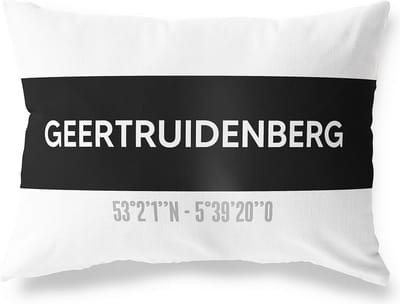 Tuinkussen GEERTRUIDENBERG - NOORD-BRABANT met coördinaten - Buitenkussen - Bootkussen - Weerbestendig - Jouw Plaats - Studio216 - Modern - Zwart-Wit - 50x30cm
