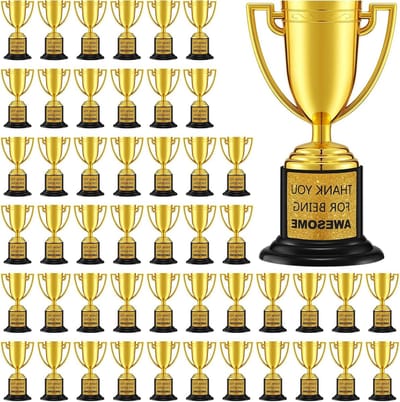 Mini Trofee Cups - Gouden Prijzen - Feest Decoratie - 48 Stuks Inclusief Stickers - 4 Inch Hoogte - Goud