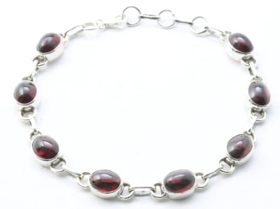 Zilveren armband met granaat