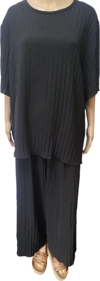 Dames - Zomerset - Broek Wide Leg - Shirt Korte mouwen - Los Vallend - Getailleerd - Merk Bella Sirena - Kleur Zwart - Maat L/XL 40-42