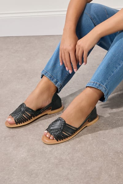 Yours Geweven Platte Sandalen In Een (Extra) Brede Pasvorm In Zwart Imitatieleersize 38EEE