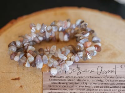 Botswana Agaat Armband met organische kralen, Chip, edelsteen - Perfect cadeau voor mannen en vrouwen - Inclusief uitleg - Spiritueel - Agate - Bescherming - Innerlijke groei - Intuïtie - Geborgenheid - 100% NATUURLIJK