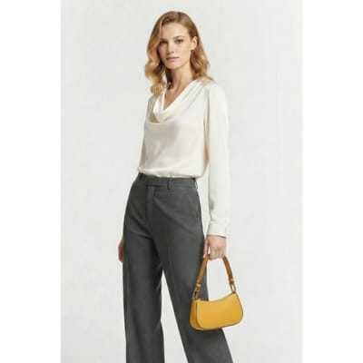Coccinelle Small Shoulder Bag In Yellow Maat: OS | Handtassen Outlet | Dames | Geel