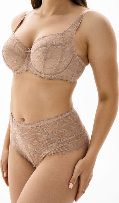 MILENKA beige high waist kanten tanga slip maat 46