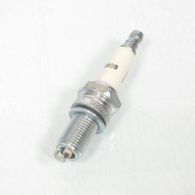 Bougie d'allumage Champion pour moto Power Sport CCH88091 / 8809-1/B01 Neuf