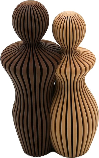 Familie beeldjes – Koppel man & vrouw - Bruin, Mokka en Wit - 3d geprint - Modern decoratief beeld - Cadeau voor familie/ koppel - Decoratief cadeau - 15CM
