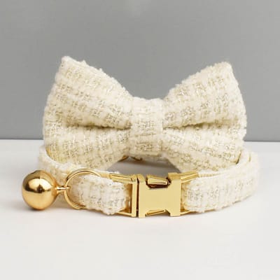 Gepersonaliseerde kattenhalsband - met strik - kleine fluwelen kattenhalsband - verstelbaar voor een comfortabele pasvorm - huisdierenhalsband - geschikt voor kittens en puppy's (wit)