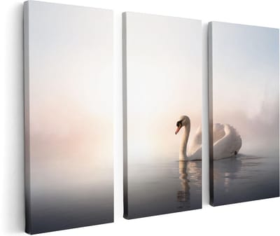 Artaza Canvas Schilderij Drieluik Zwaan in het Water tijdens de Mist - 120x80 cm - Wanddecoratie Woonkamer - Schilderijen - Muurdecoratie