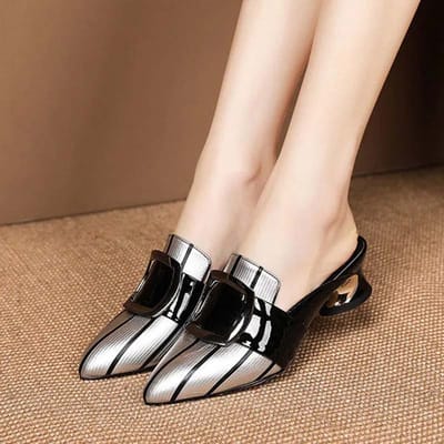 Lak Glanzend Zwart Dames Baotou Halve Slippers Zacht Leer Sandalen met Hoge Hak Puntig Temperament Mode Lente en Zomer 40 zilver
