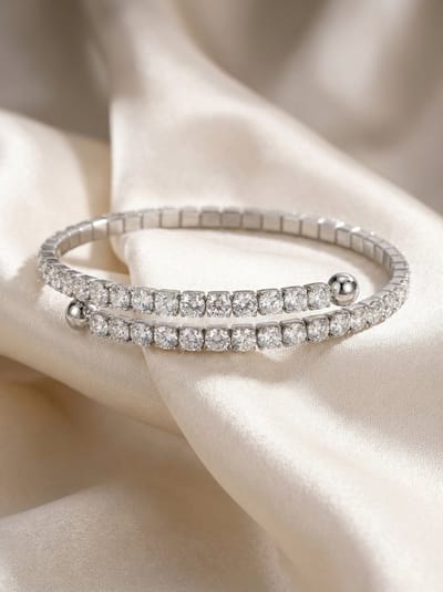 Lundholm Luxe Armband Dames Zilver Kleurig Zirkonia Steentjes - Bangle Tennis Armband - Premium Stainless Steel - Yael Serie - Scandinavisch Design