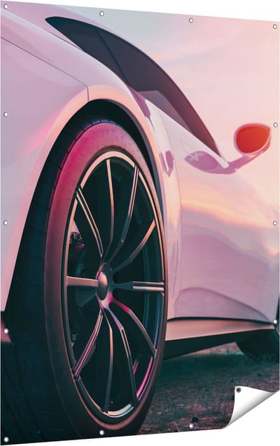 Gards Tuinposter Witte Sportwagen Auto - 120x160 cm - Tuindoek - Tuindecoratie - Wanddecoratie buiten - Tuinschilderij