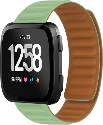 By Qubix - Compatible Fitbit bandje - geschikt voor Fitbit Versa 3/4 & Sense 1/2 - Siliconen Loop bandje - Lichtgroen Smartwatchbandje bandje Armband Polsband Strap Band Watchband