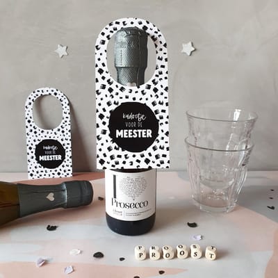2x Flessenhanger | Meester| Cadeau Meester | Juffen en meester bedankjes | School | Bedankt | Afscheid | Geschikt voor traktaties of cadeaus