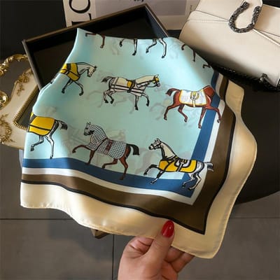 Lente/Zomer Ademende Paardenprint Sjaaltje Mode 70cm Vierkante Sjaal Dames Temperamentvolle Imitatie Zijde Bandana's white
