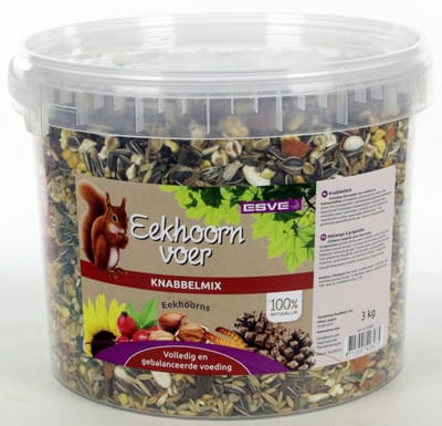 ESVE eekhoornvoer knabbelmix - in handige emmer - 3 kilo -